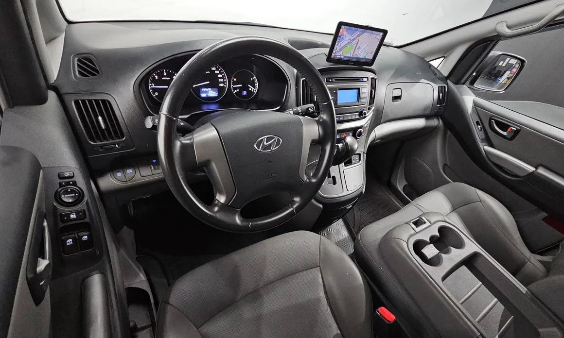 Hyundai Starex — фото 9