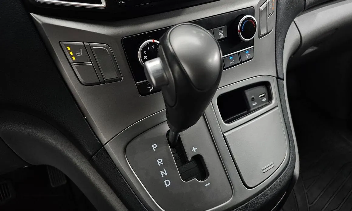 Hyundai Starex — фото 10
