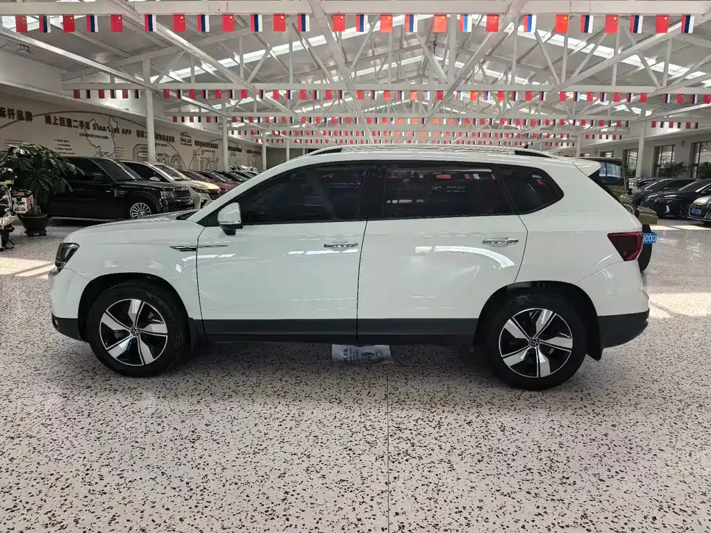 Volkswagen Tharu — фото 10