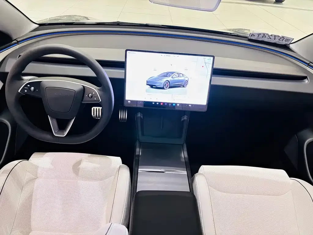 Tesla Model 3 — фото 10