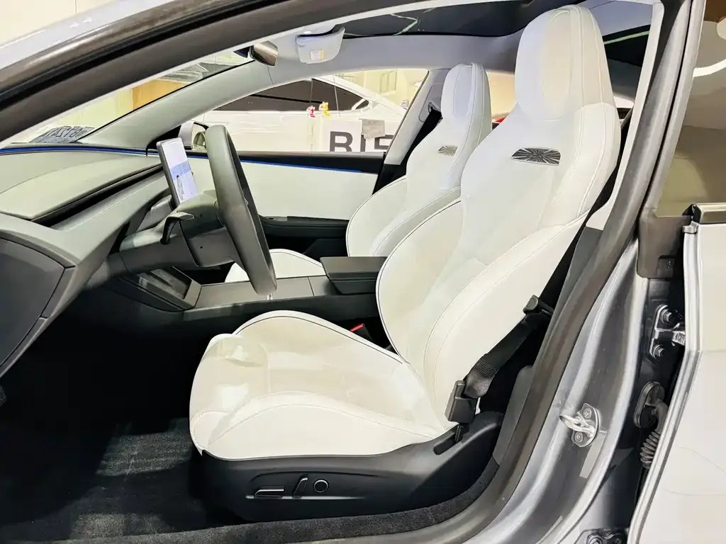 Tesla Model 3 — фото 7