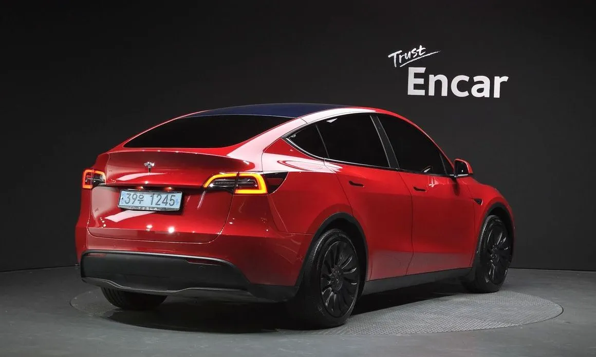 Tesla Model Y — фото 5