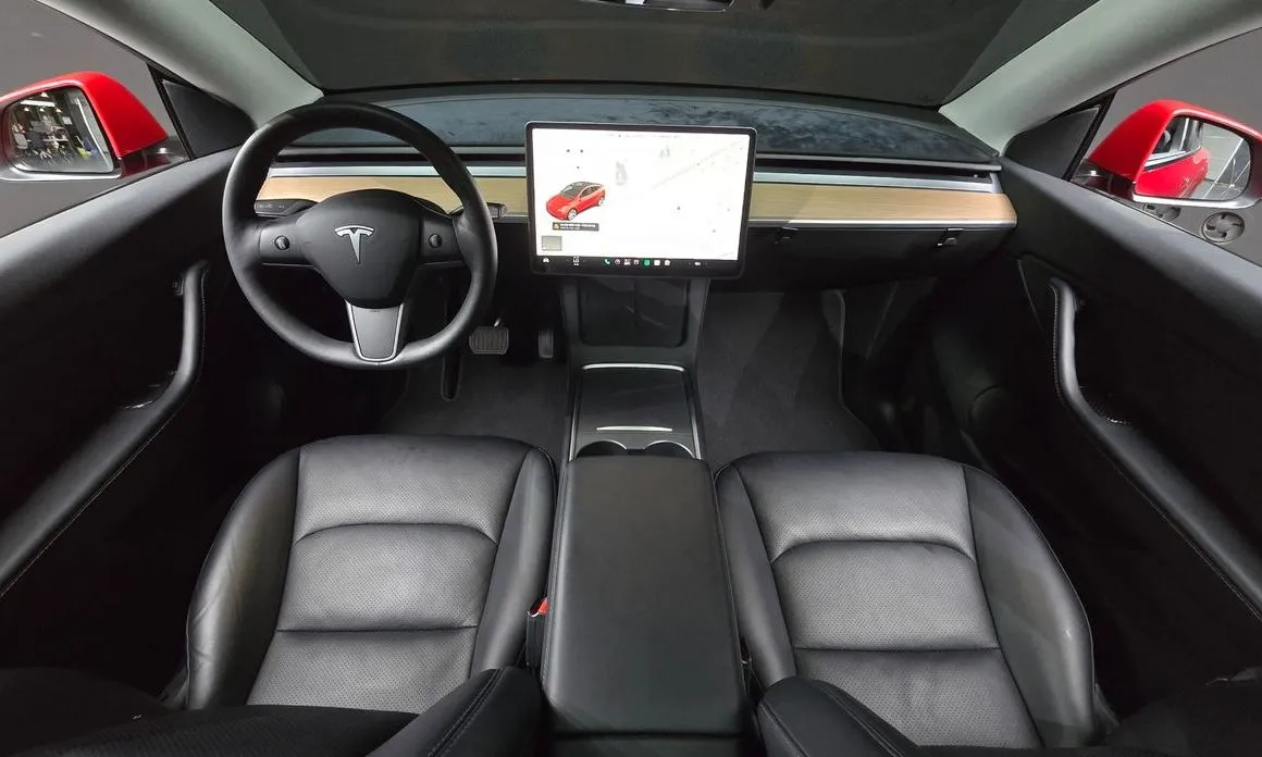 Tesla Model Y — фото 7