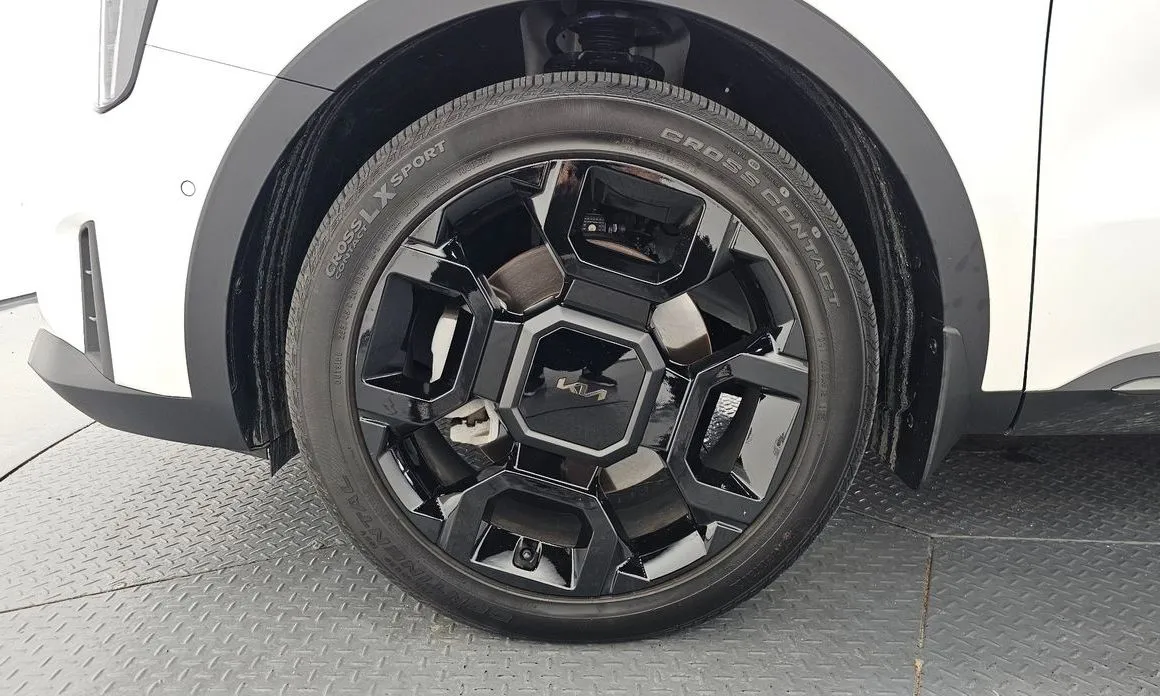 Kia Sorento — фото 9