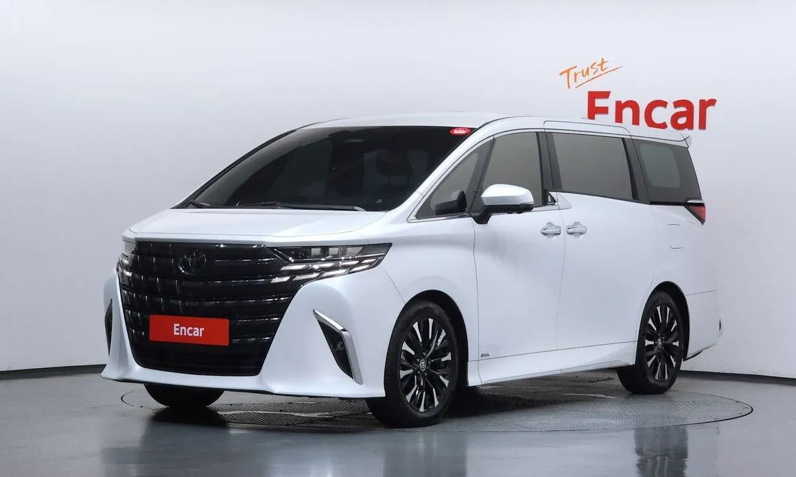 Toyota Alphard — фото 1