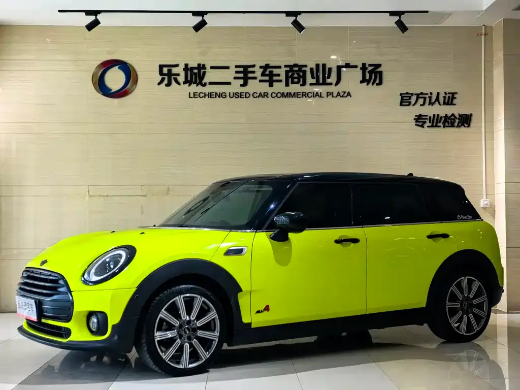 MINI Clubman — фото 1