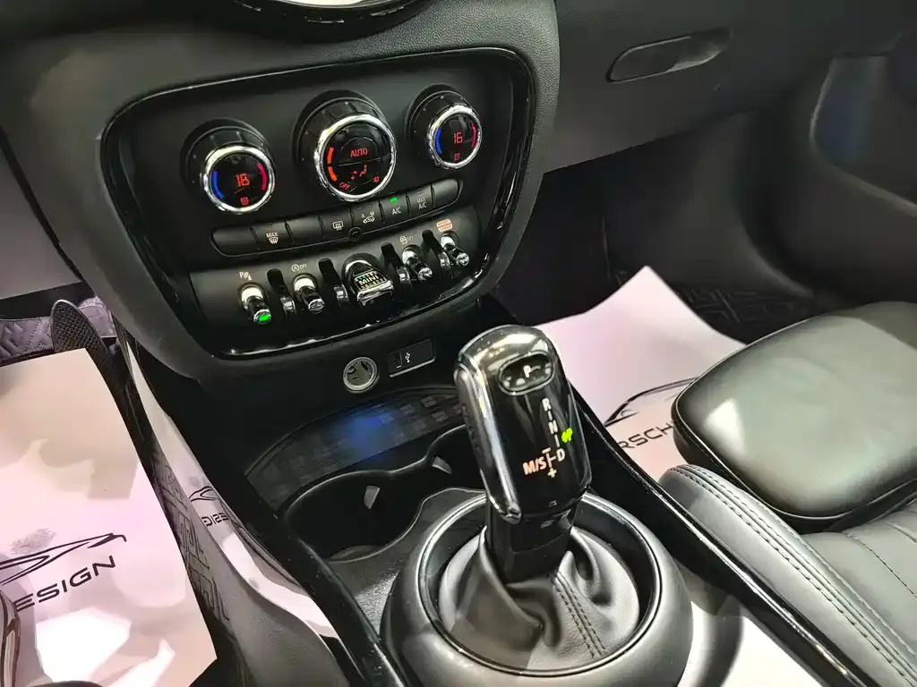MINI Clubman — фото 3
