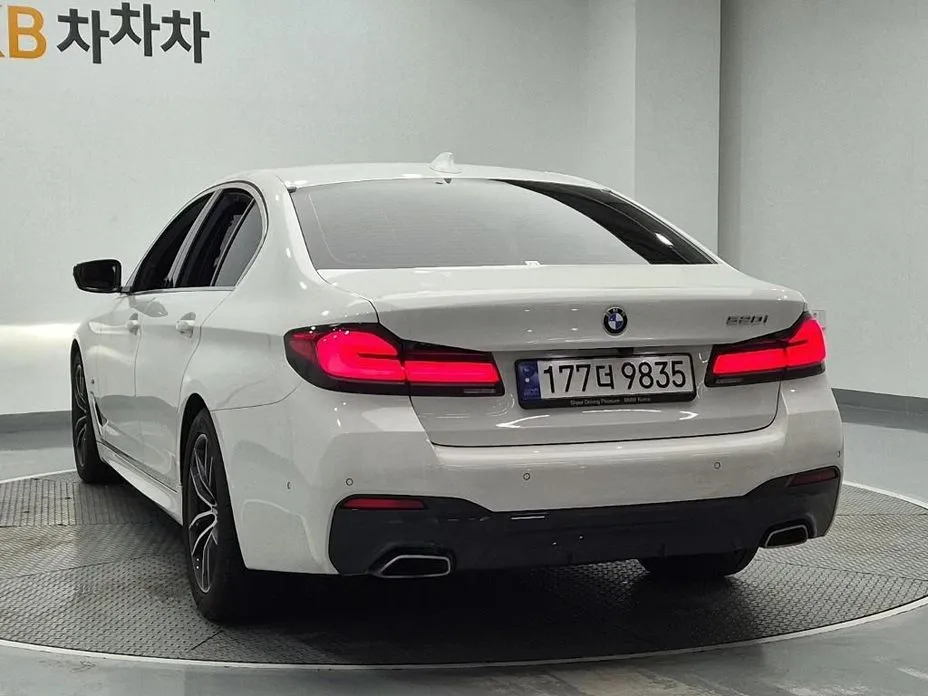 BMW 5-Series — фото 10