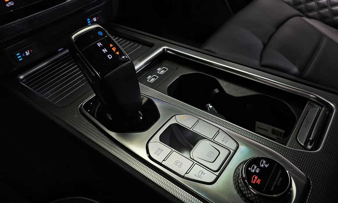 KG Mobility (Ssangyong) Rexton — фото 10