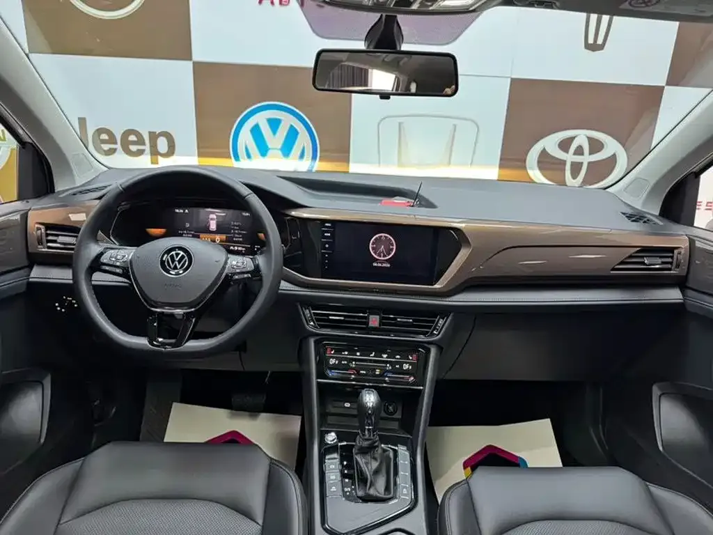 Volkswagen Tharu — фото 8