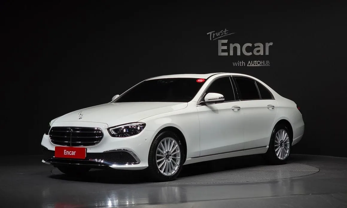 Mercedes-Benz E-Class — фото 1
