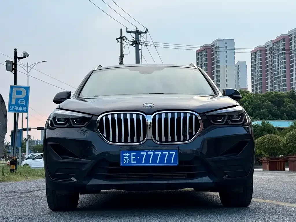 BMW X1 — фото 1