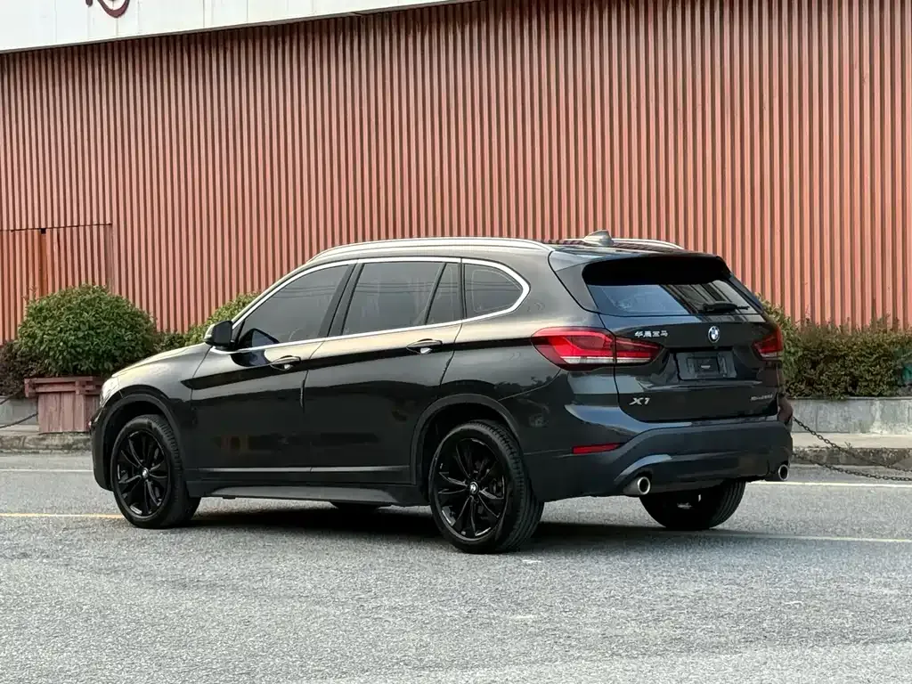 BMW X1 — фото 4