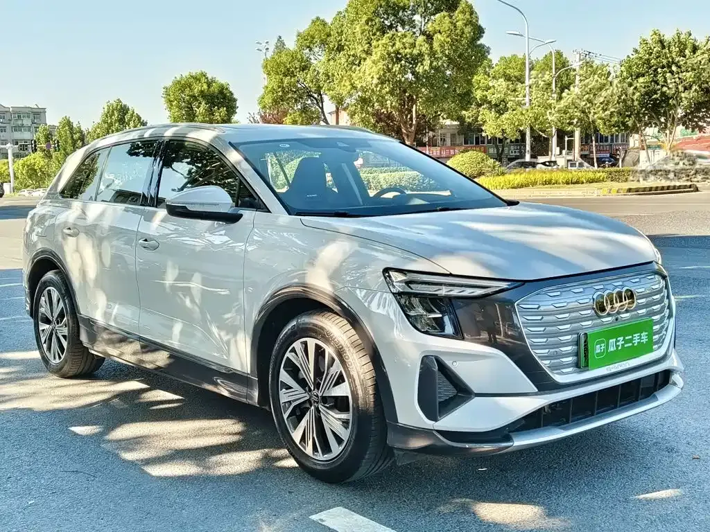 Audi Q5 e-tron — фото 10