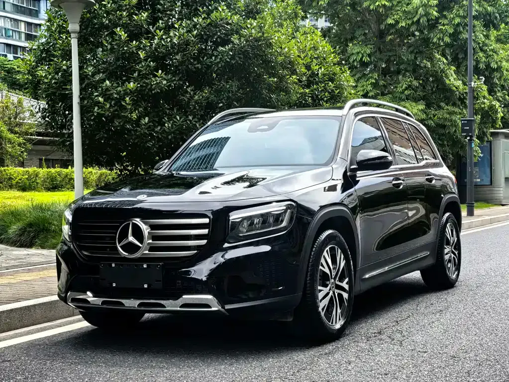 Mercedes-Benz GLB — фото 1