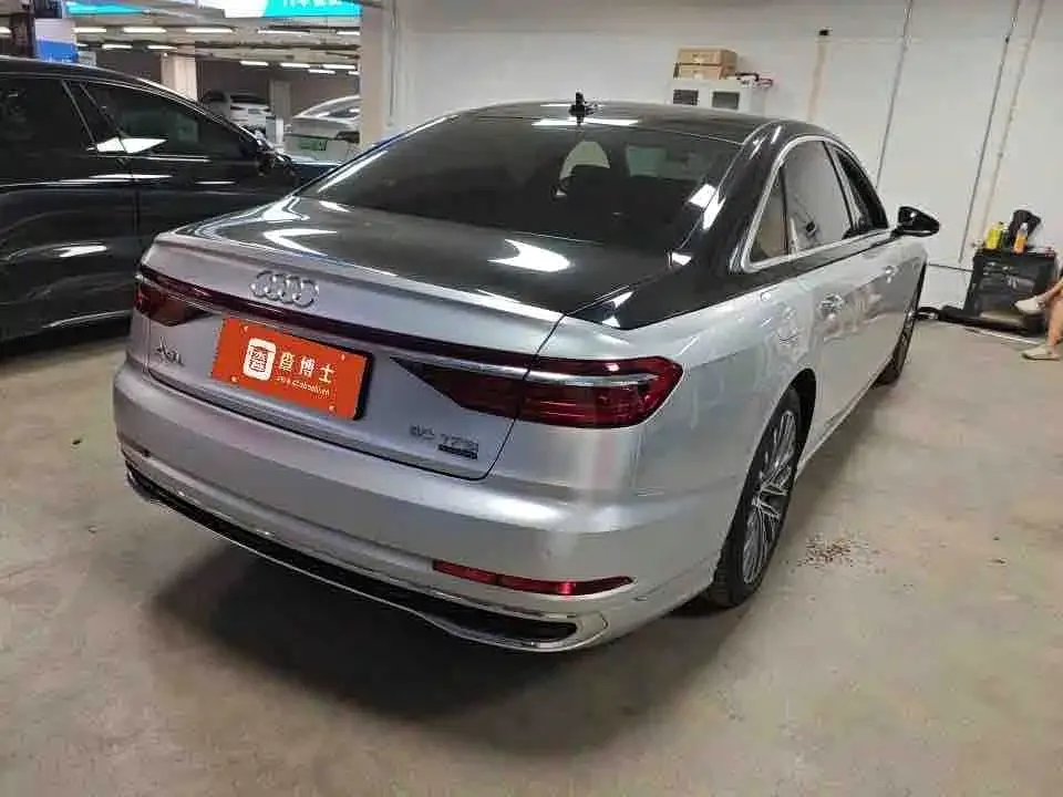 Audi A8 — фото 7