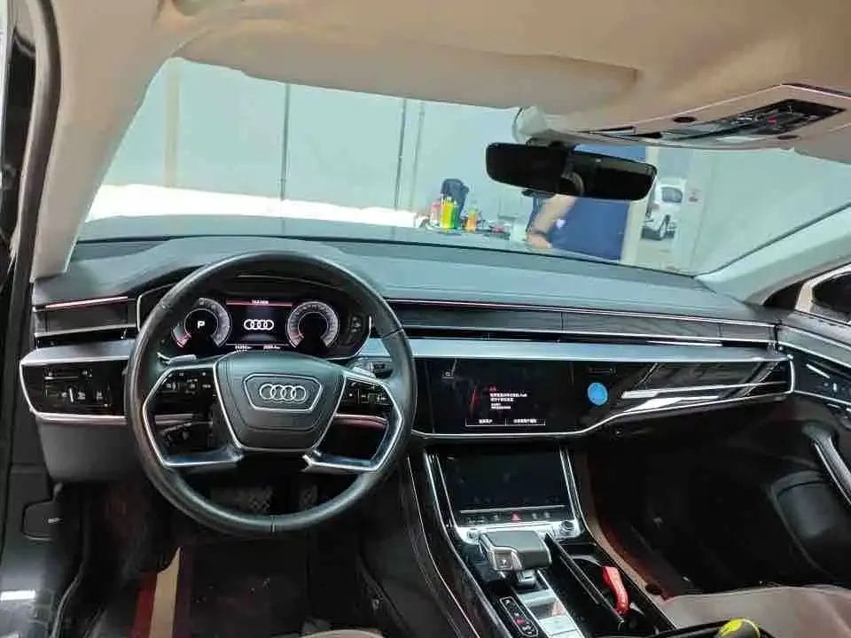 Audi A8 — фото 4