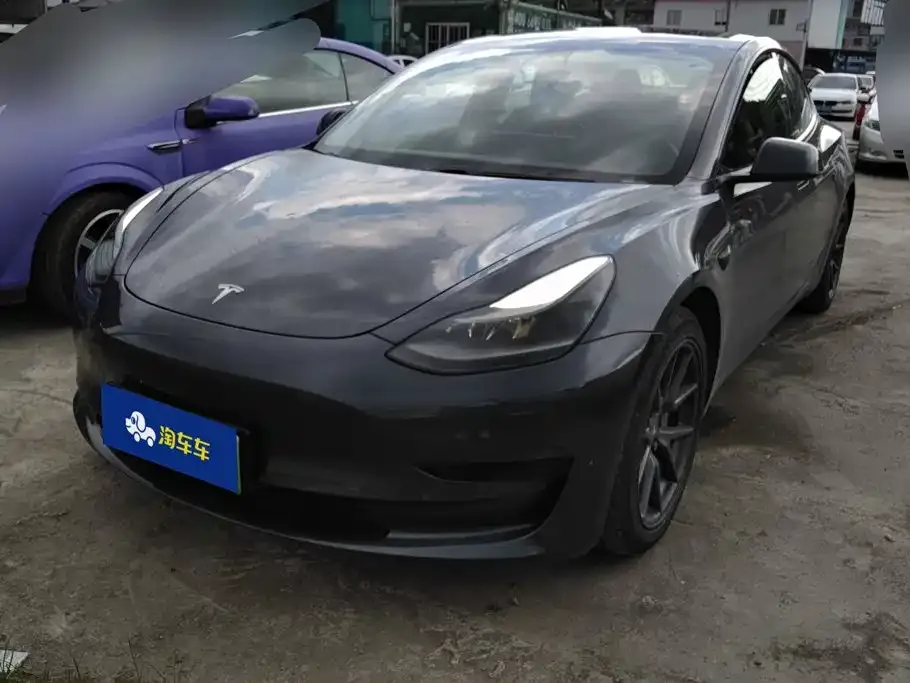 Tesla Model 3 — фото 1