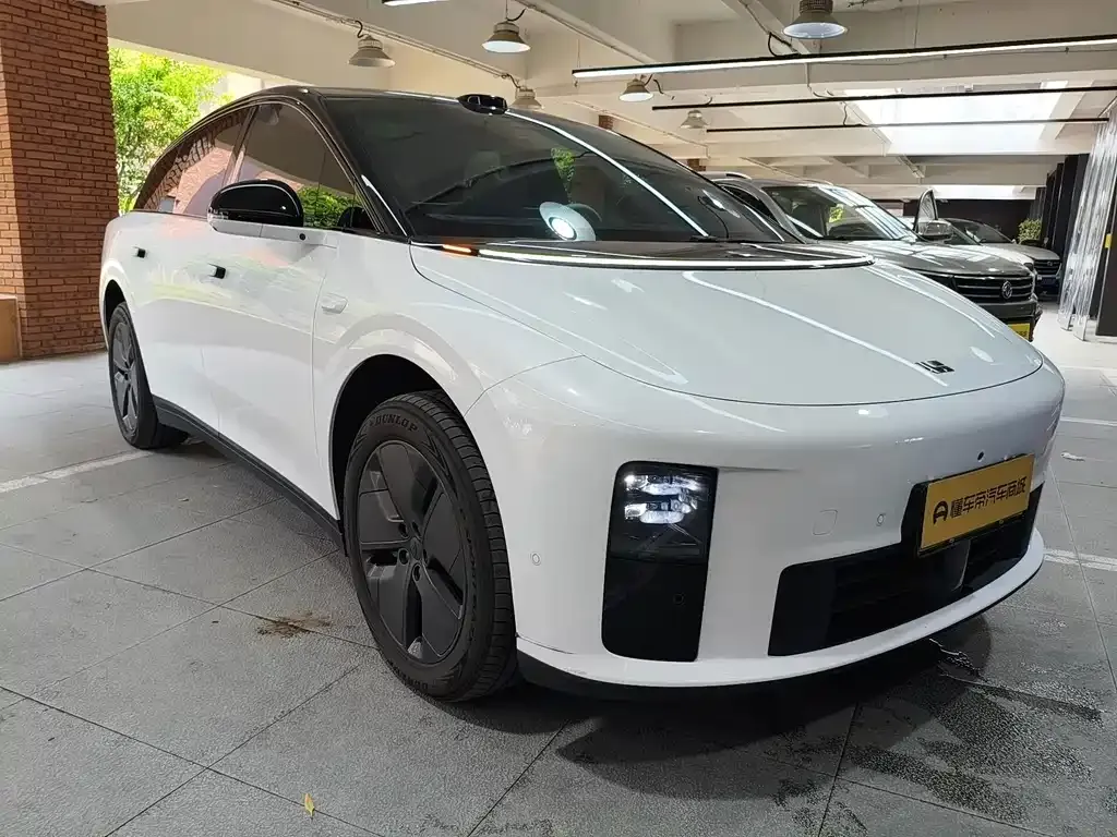 Li Auto i6 — фото 10