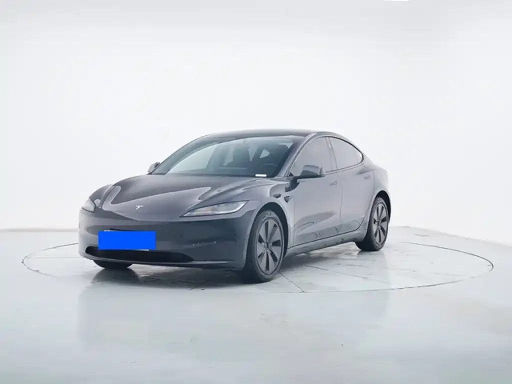 Tesla Model 3 — фото 1