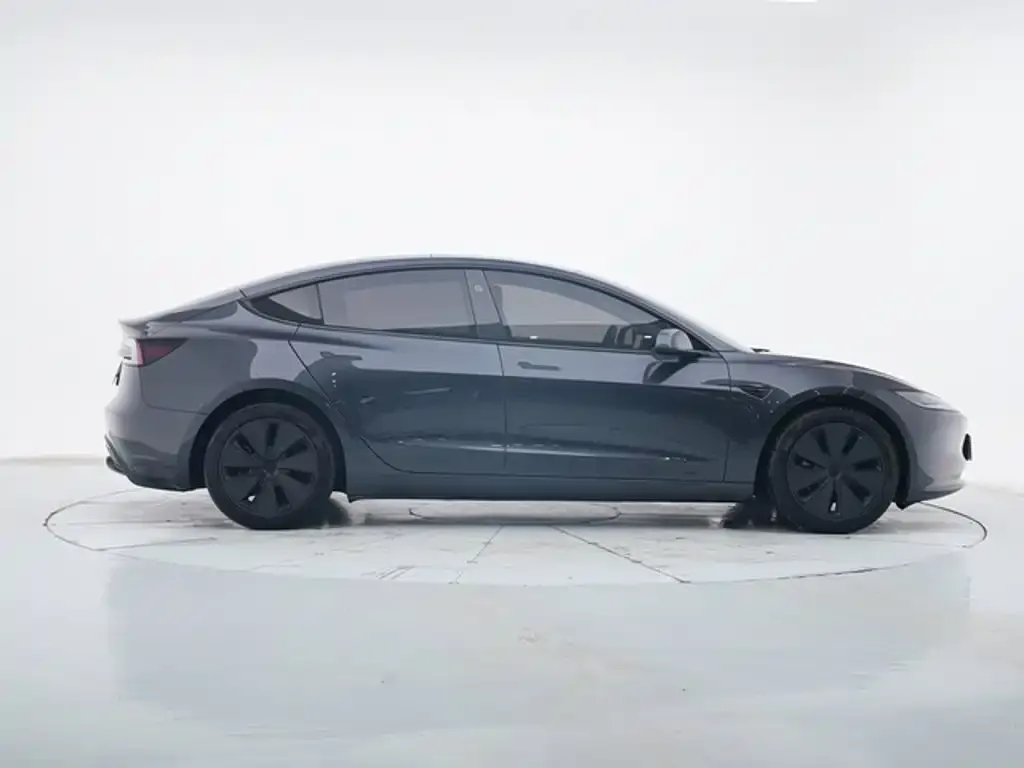 Tesla Model 3 — фото 3