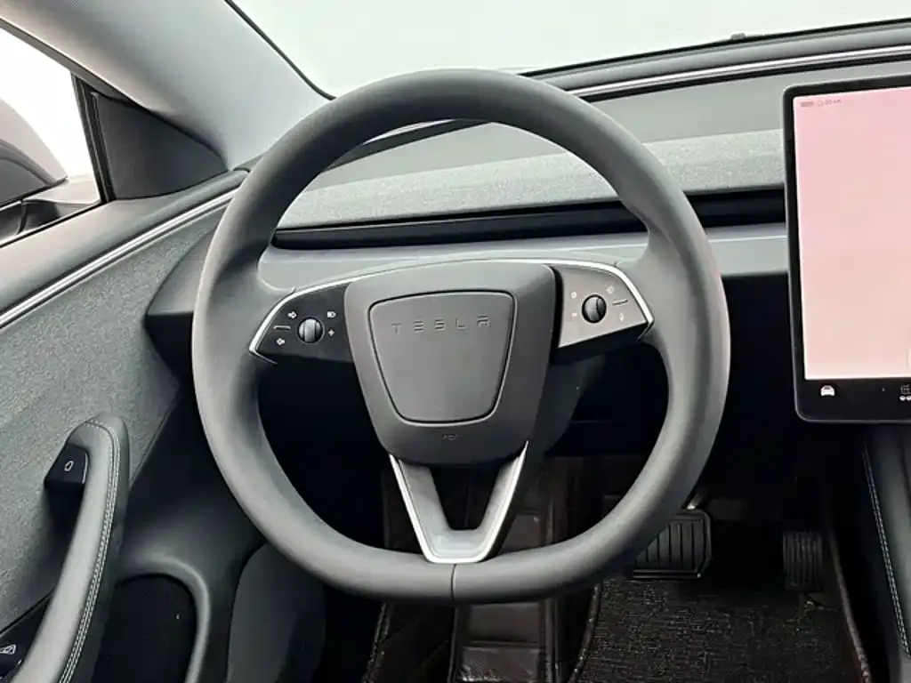 Tesla Model 3 — фото 8
