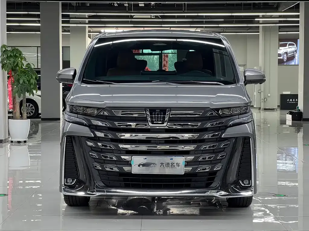 Toyota Vellfire — фото 10