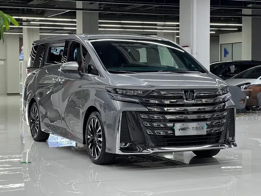 Toyota Vellfire — фото 2