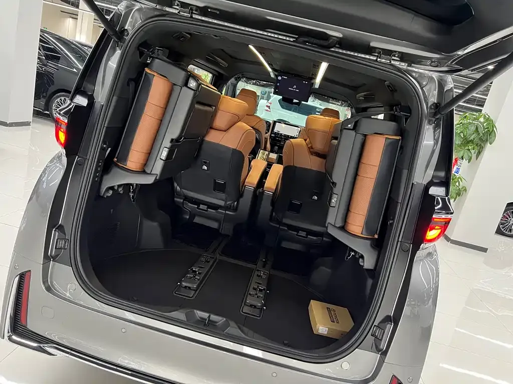 Toyota Vellfire — фото 5