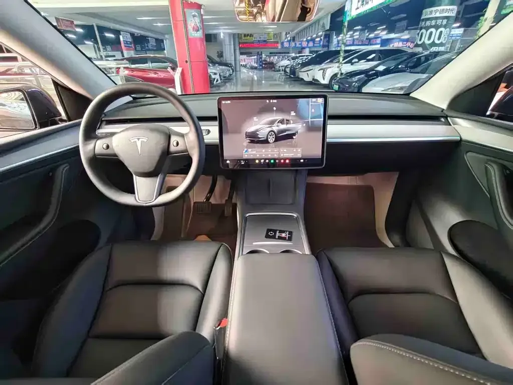 Tesla Model Y — фото 4
