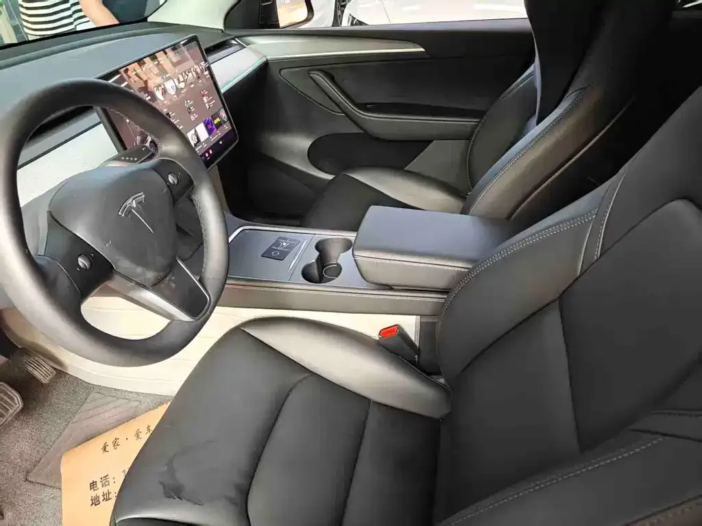 Tesla Model Y — фото 3
