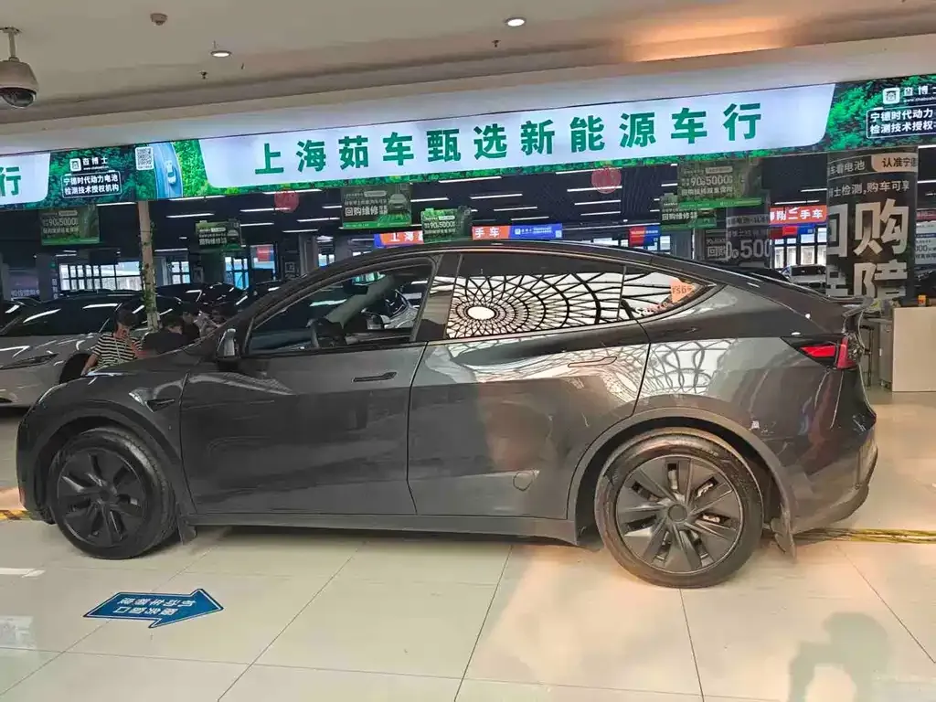 Tesla Model Y — фото 7