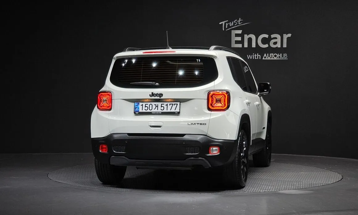 Jeep Renegade — фото 2