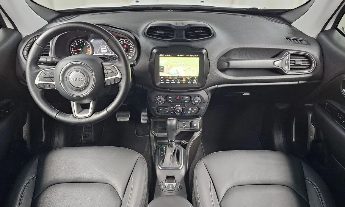 Jeep Renegade — фото 10