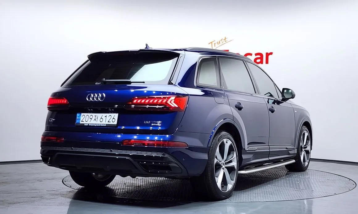 Audi Q7 — фото 5