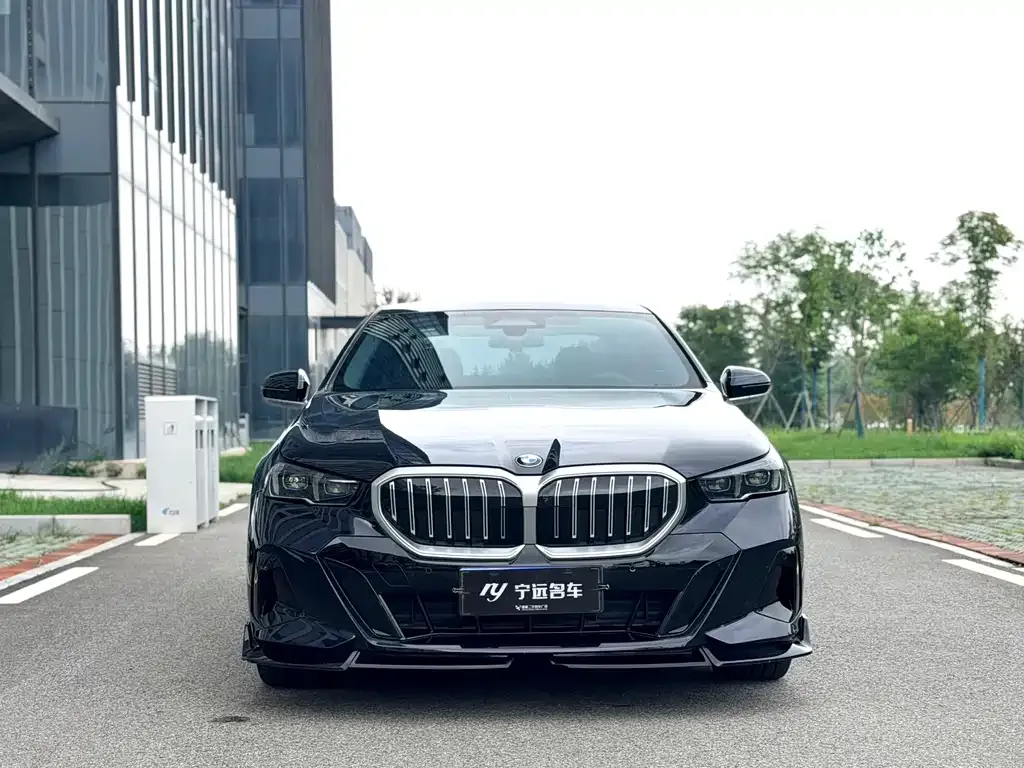 BMW 5 Series — фото 2
