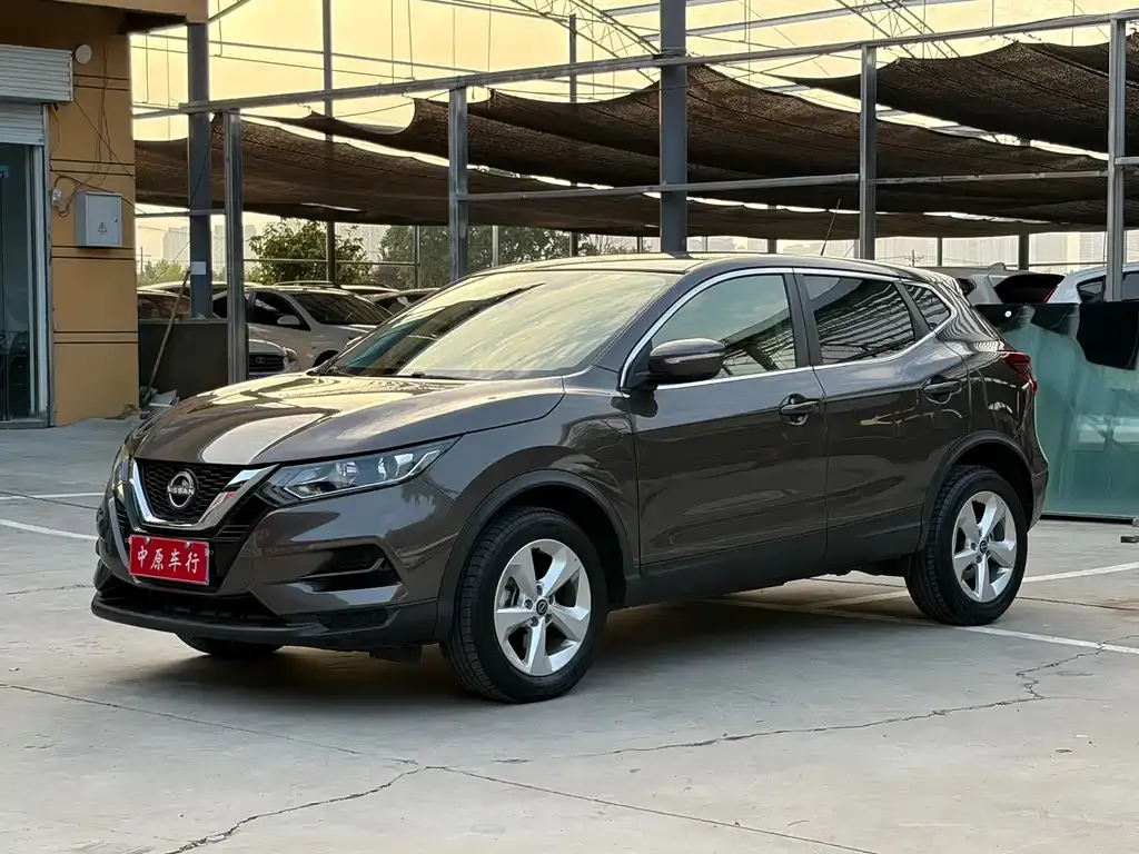 Nissan Qashqai — фото 1