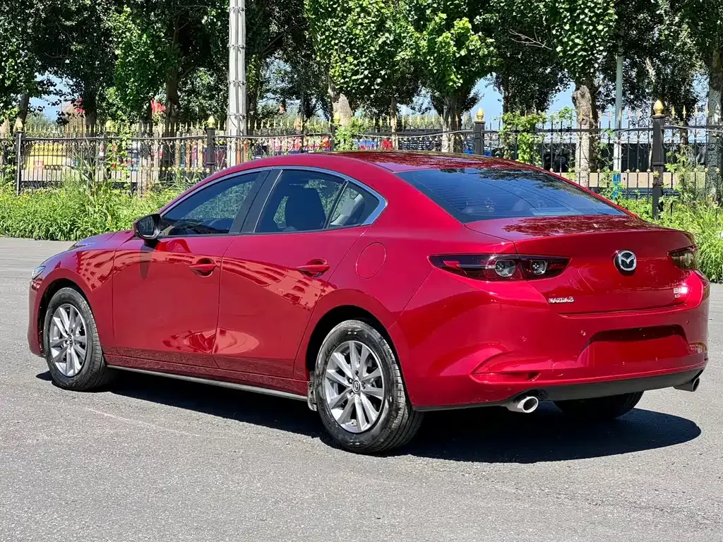 Mazda 3 Axela — фото 10