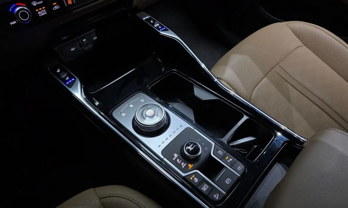 Kia Sorento — фото 7