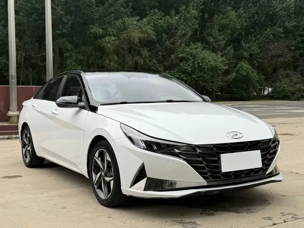 Hyundai Elantra — фото 9