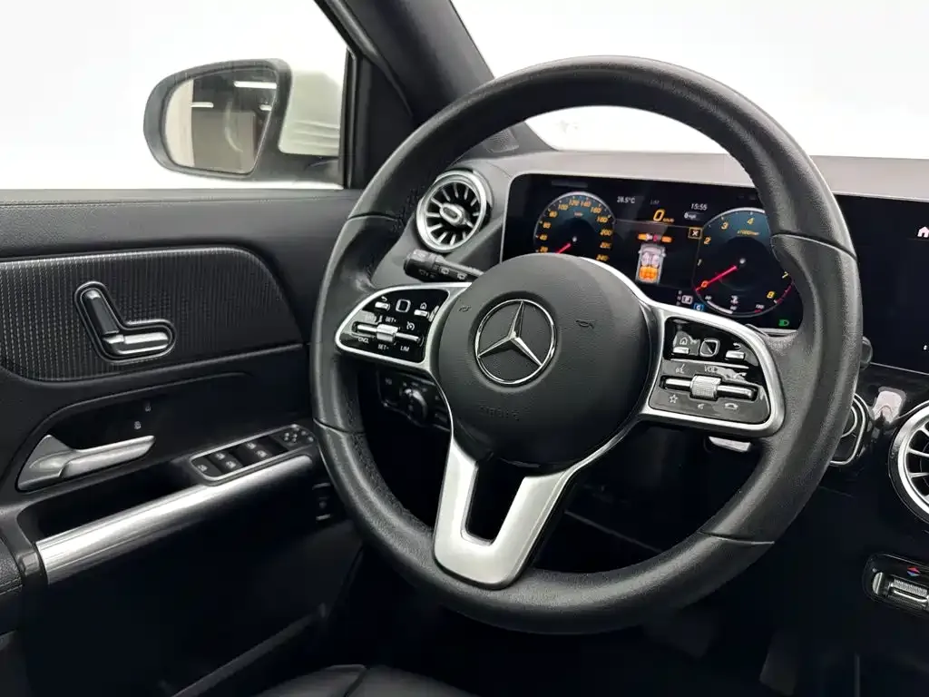 Mercedes-Benz GLA — фото 7