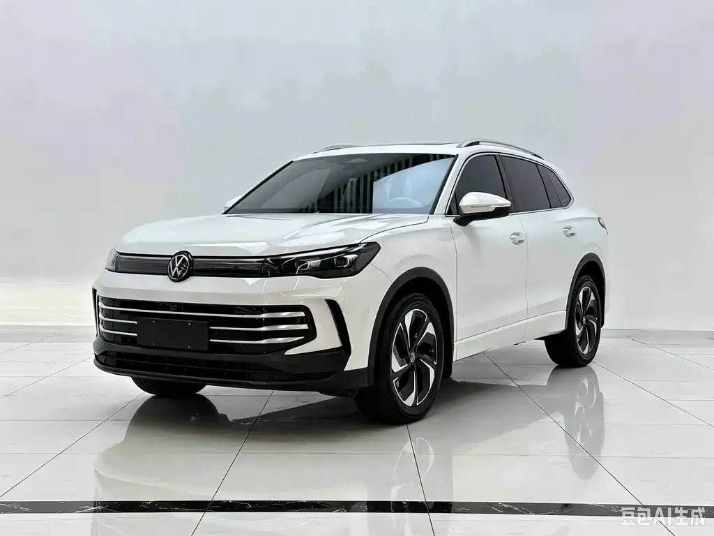 Volkswagen Tiguan L — фото 1