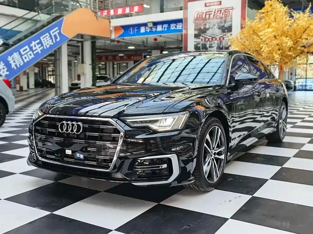 Audi A6L — фото 1