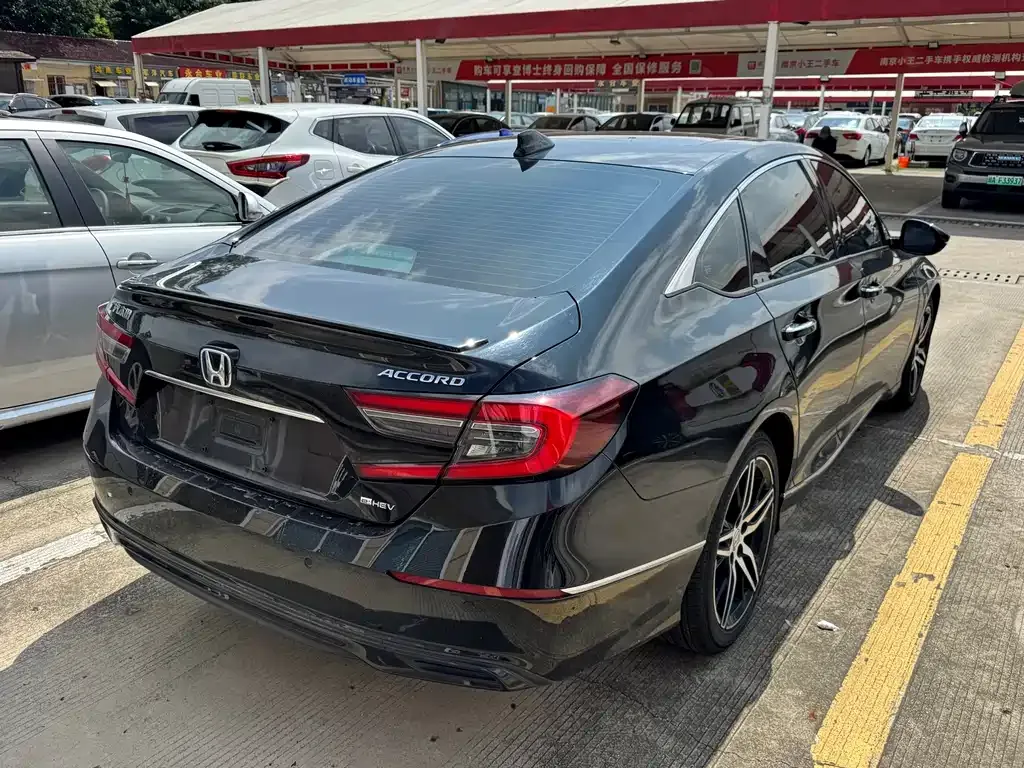 Honda Accord — фото 6