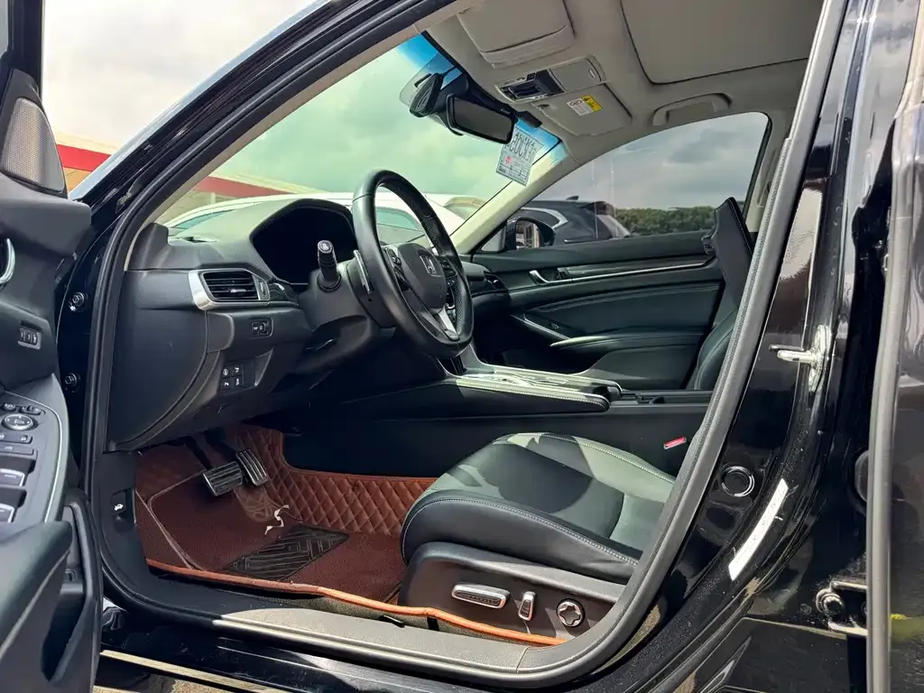 Honda Accord — фото 4