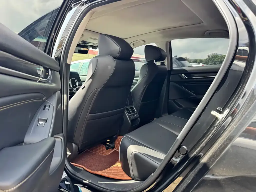 Honda Accord — фото 3