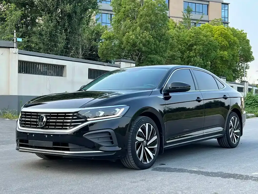 Volkswagen Passat — фото 1