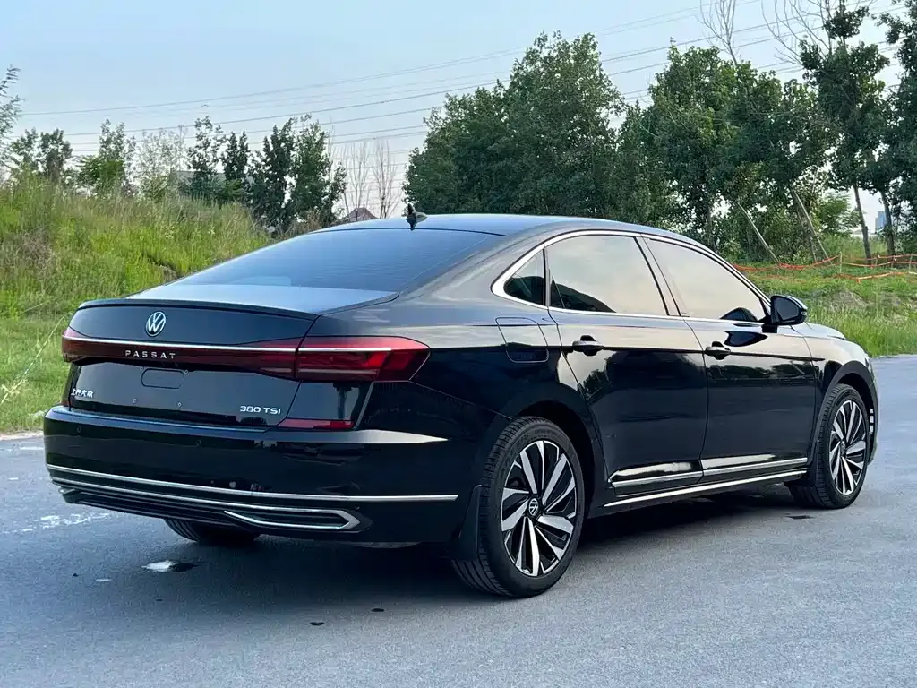 Volkswagen Passat — фото 2