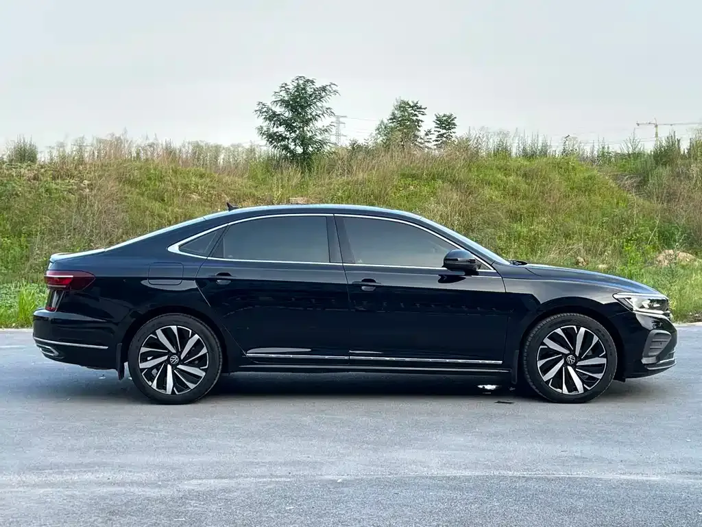 Volkswagen Passat — фото 10