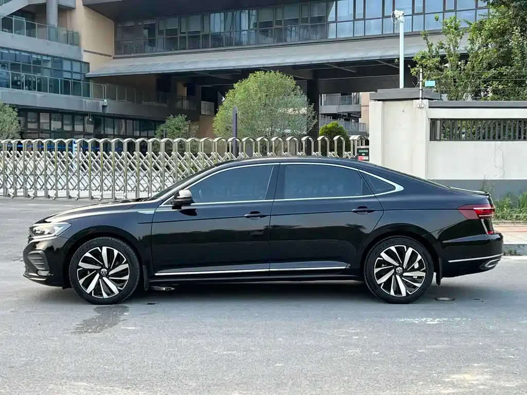 Volkswagen Passat — фото 8